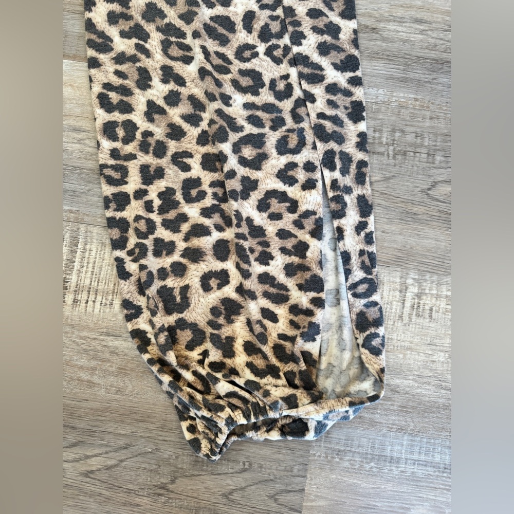 ZENANA Brown Leopard Harem pants with side slit flowy boho loungewear Size Large - Picture 3 of 6